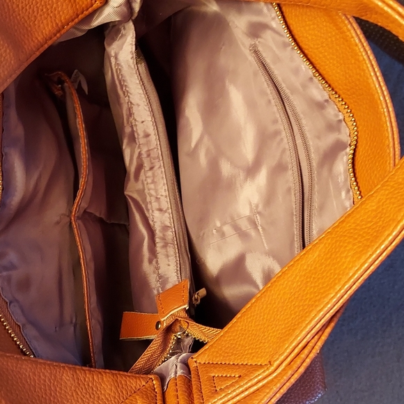 Handbag - Picture 2 of 8